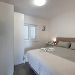 Sandra *