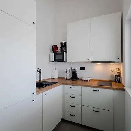 Sandra Apartment Vir