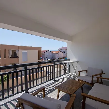 Apartment Sandra Vir